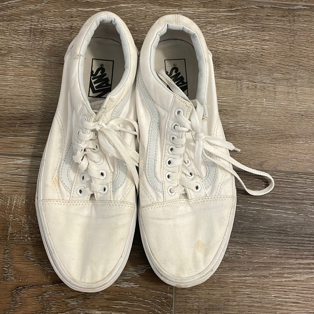 Men’s White Old Skool Vans size 10